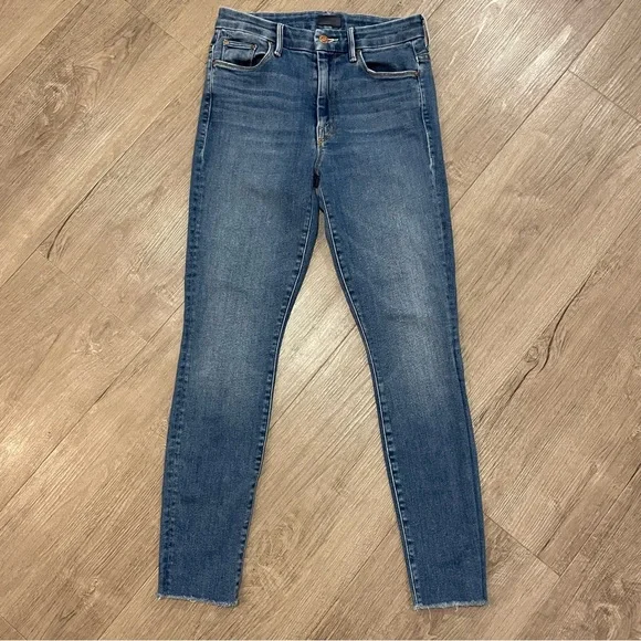 MOTHER High-waisted Looker Ankle Fray jeans in Big Sky (faded blue) - Picture 4 of 13